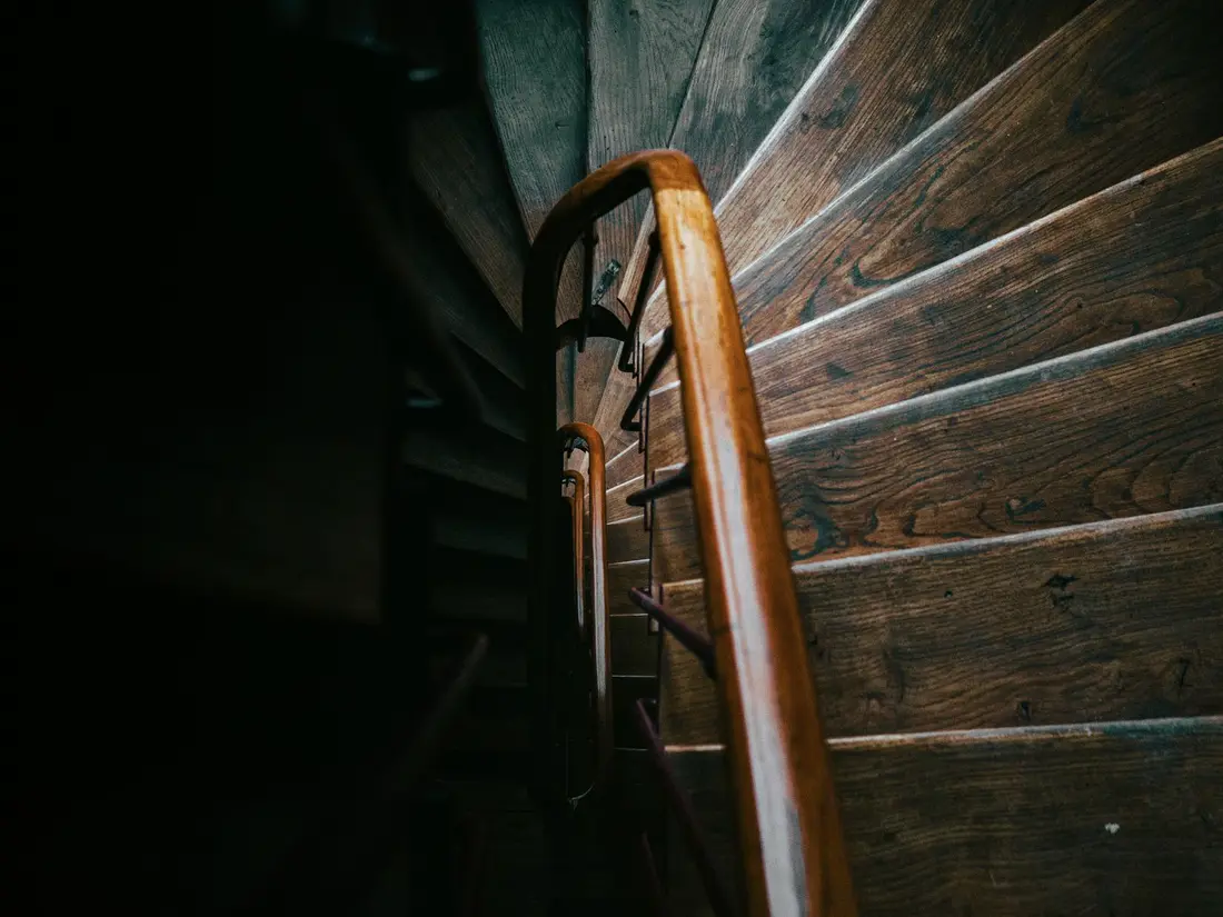 Staircases, handrails and repair